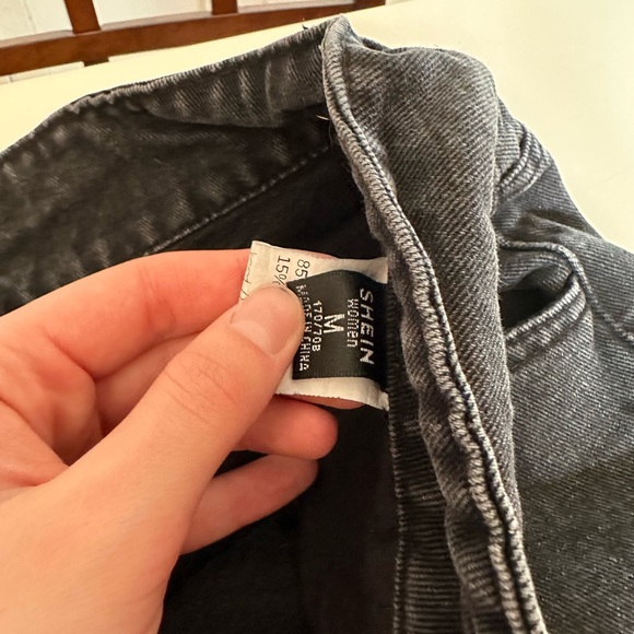 Mom Jeans - Picture 3 of 4